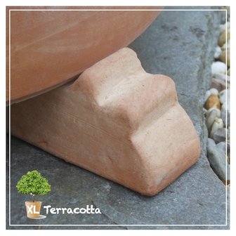 Strakke terracotta potvoetjes