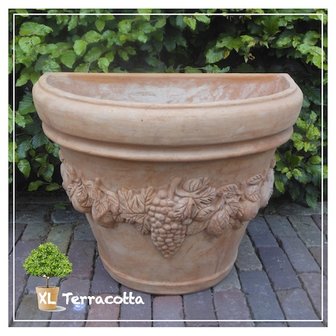 Terracotta half ronde muurpot