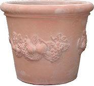 Terracotta pot met fruit