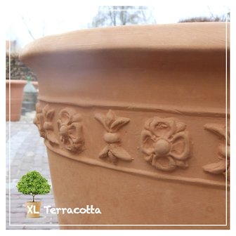 Terracotta pot met motief