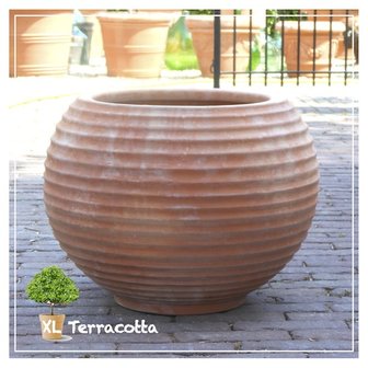 Sfera rigata terracotta pot