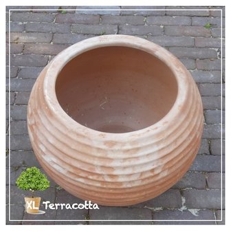 terracotta pot sfera rigata