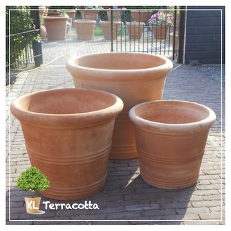 Grote italiaanse terracotta potten