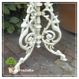 brocante gietijzeren tafeltje