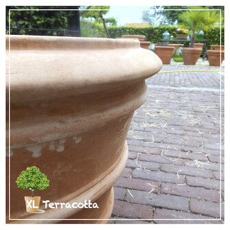 terracotta pot 64 cm