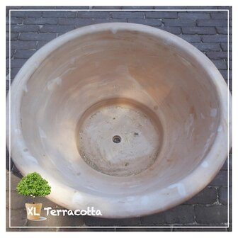 Terracotta pot 74 cm.