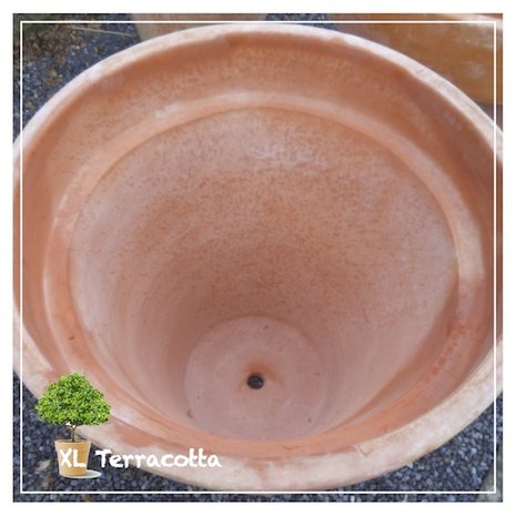 Grote terracotta potten