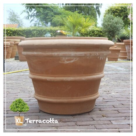 64 cm terracotta pot